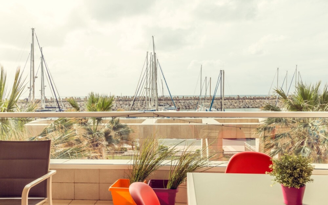 High Class Condo At Marina By Feelhome