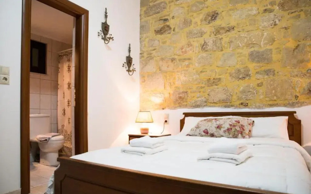 Agarathos Traditional Rooms With Pool