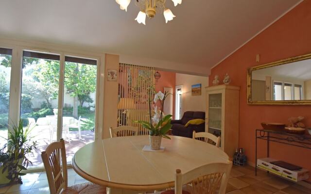 Modern villa in Cournonterral, with large garden, private pool and terrace