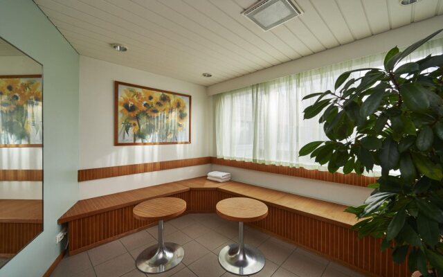 Holiday Inn Helsinki - Vantaa Airport by IHG