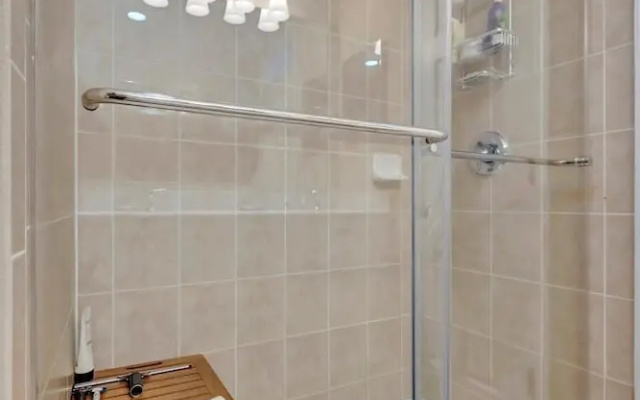 Sunrise Waterfront 2BR Townhome - Pool Private Terraces