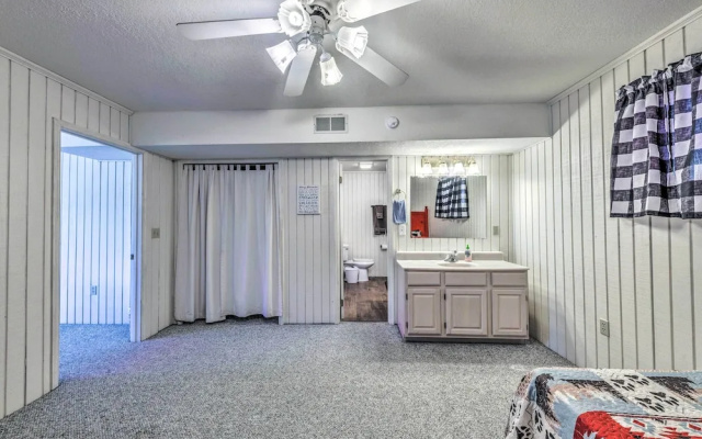 Relaxing Ruidoso Getaway w/ Spacious Deck!