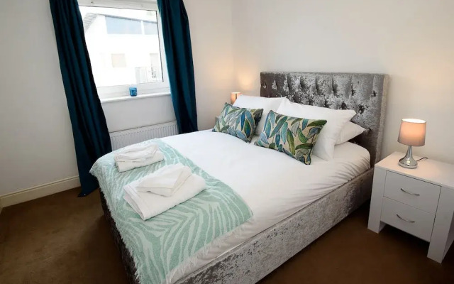 Karah Suites- Longhorn Avenue