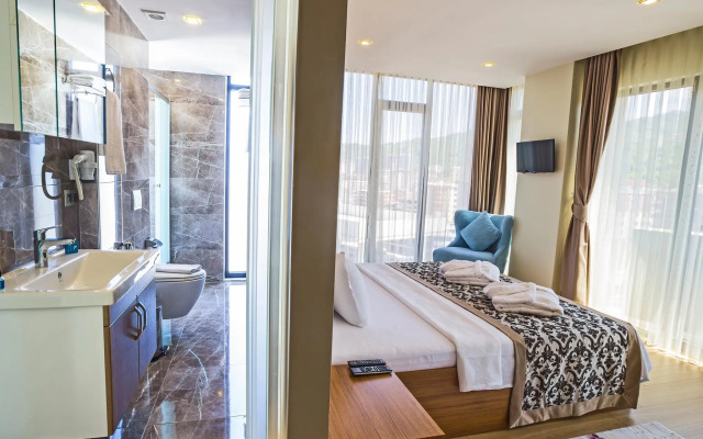 Alesha Suite