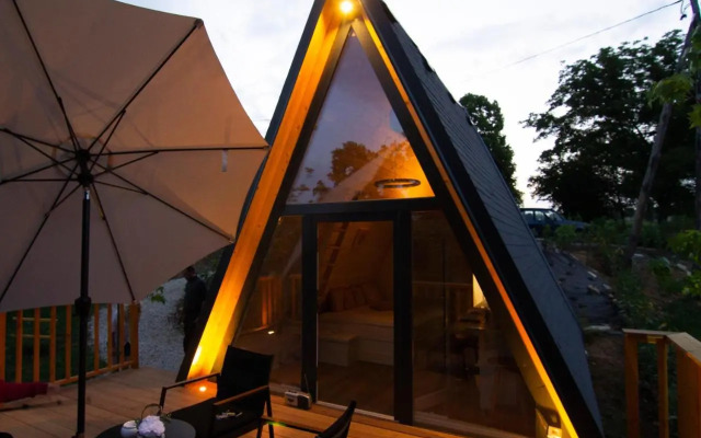Glamping Holiday House with hot tub- Hisa oddiha