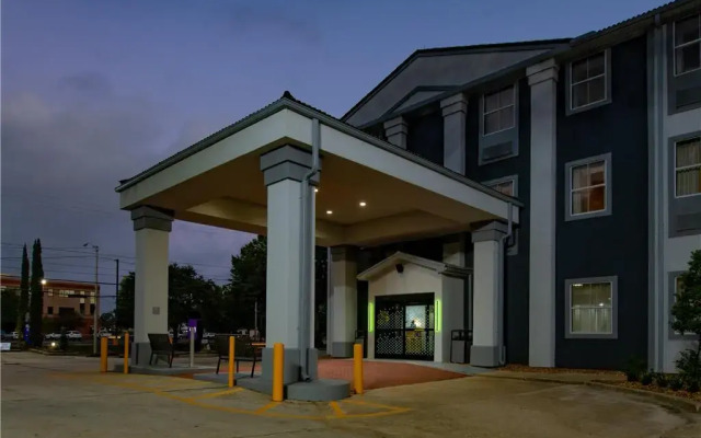 Spark By Hilton Lafayette South