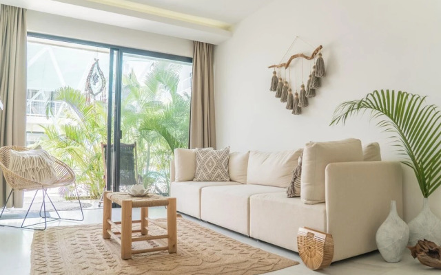 Stylish Fully-equipped Condo City-centered w Great Terrace Grill Pool