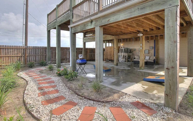 Spacious & Pet Friendly + Game Room Sleeps 10