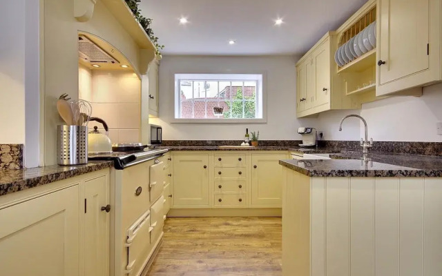10 Westgate Street - 5 Star 18th Century House