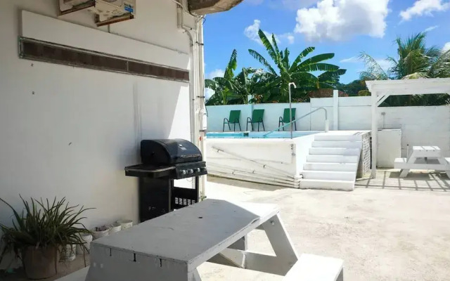 See Belize Waterside Sea View 2-bedroom Apartment w Balcony, Pool & Deck 2nd FL