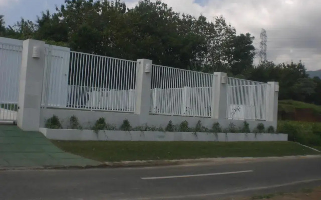 Villa Putih Lovina