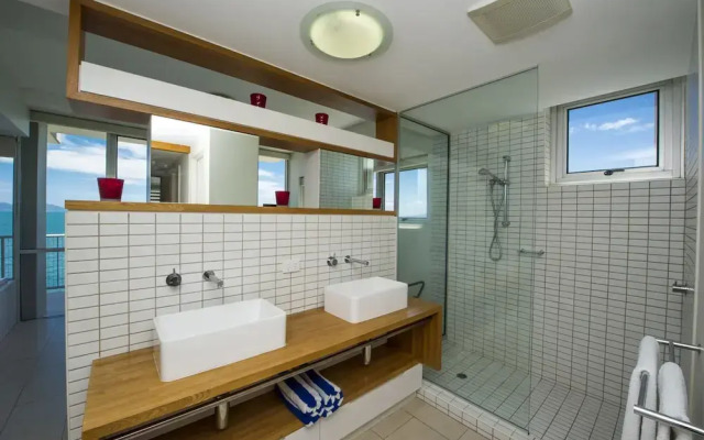1 Bright Point Apartment 4202