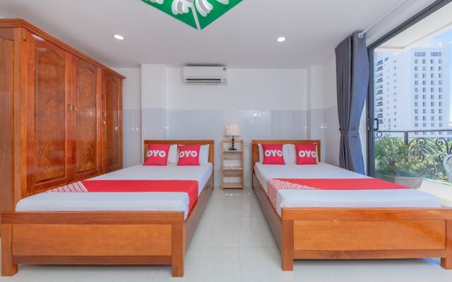 Flower House Apartment by OYO Rooms