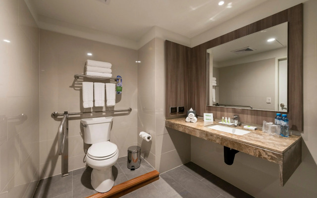 Holiday Inn Lima Airport by IHG