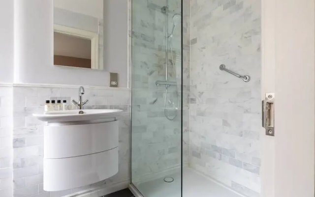 Drury Lane II by Onefinestay