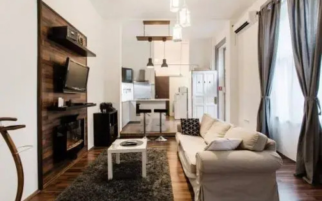 Orsi's sweet & lovely home