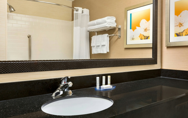 Fairfield Inn & Suites Toledo Maumee