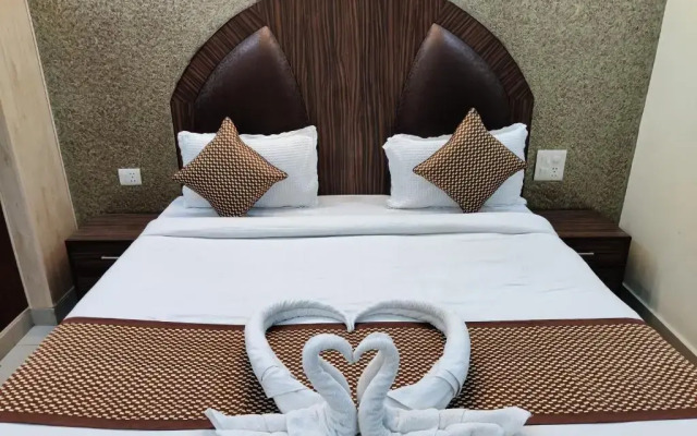 OYO 19453 Hotel Holy Basil
