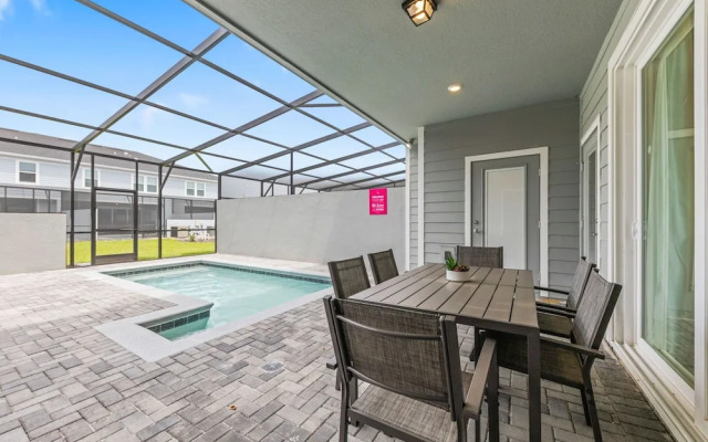 1287 Blue Paradise Way