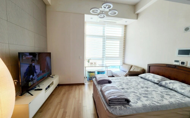 Dg House