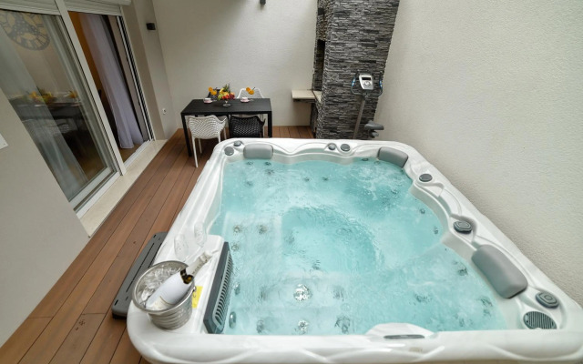 Luxury Apartment Knezovic