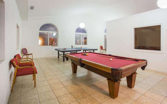 Super 8 by Wyndham Remington