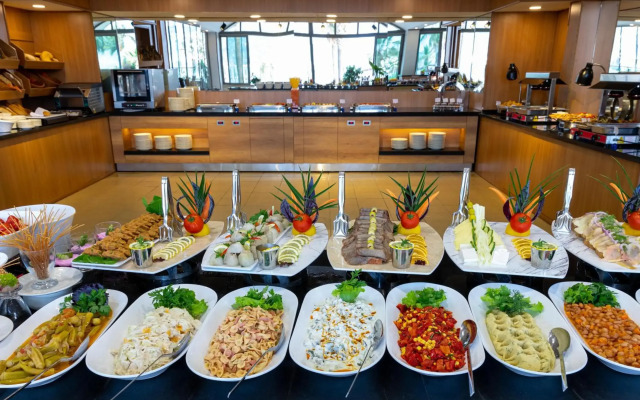 Faros Premium Beach Hotel