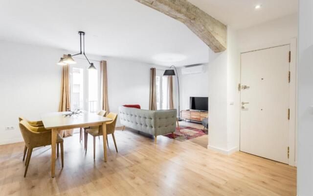 Modern & Chic 2BR/2BA apartment in trendy Chueca