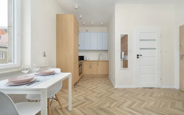 Studio in Central Wrocław by Renters