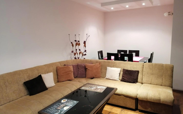 Comfy 2BR Apart in Kapana Creative District Top Center