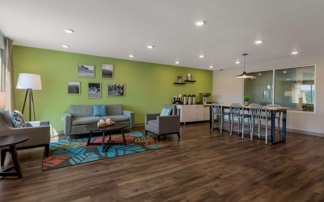 WoodSpring Suites Roanoke