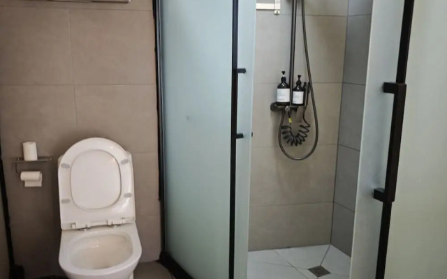 Tiger Leaping Half Way Guest House