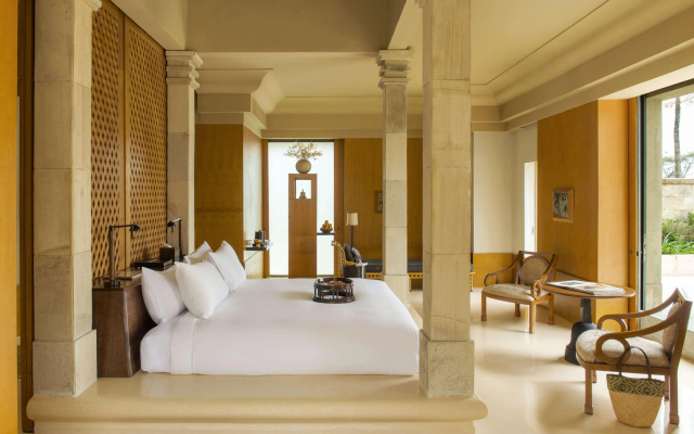 Amanjiwo – Guest Rooms – Borobudur