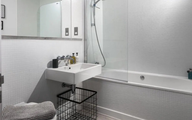 Two-bedroom Apartment at Royal William Yard