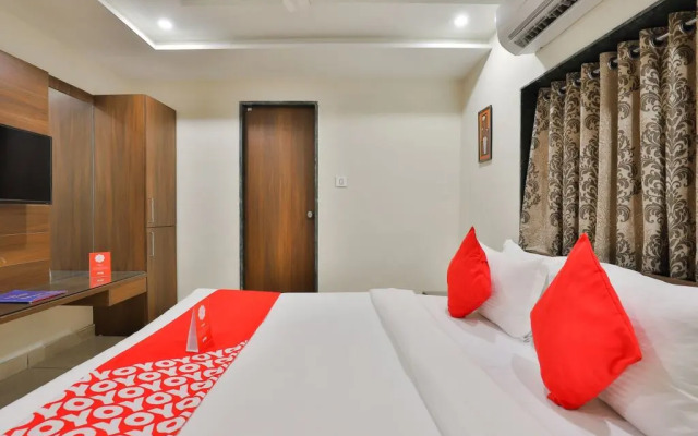 Hotel Moris Banquets by OYO Rooms