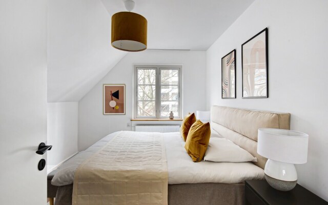 Sanders Charm - Cute 2-bdr Apt With Shared Garden