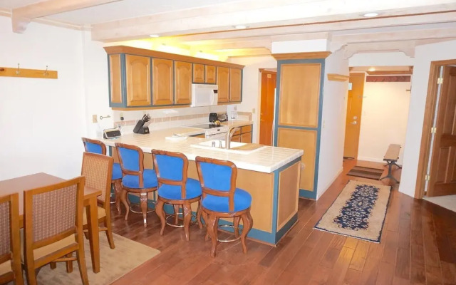 Beautiful Remodeled 2-bedroom Condo