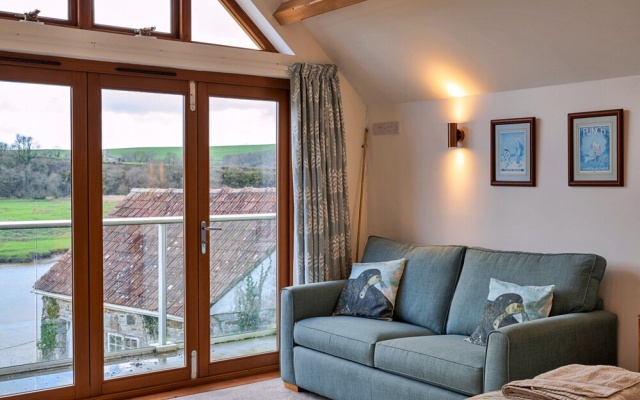 Riverside Home in Devon With Stunning Views