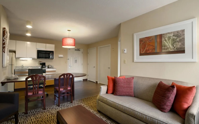 Candlewood Suites Detroit