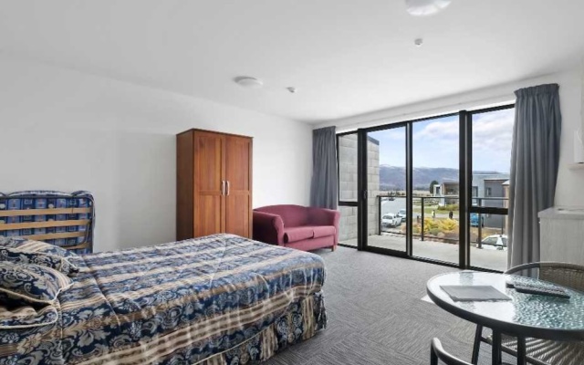 Falcons Nest – Guest Rooms – Cromwell