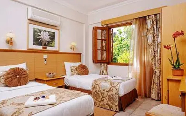 Almond Holiday Village