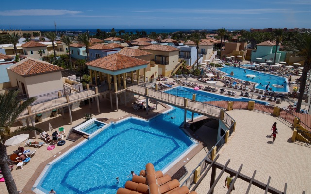 Отель Broncemar Beach Suites