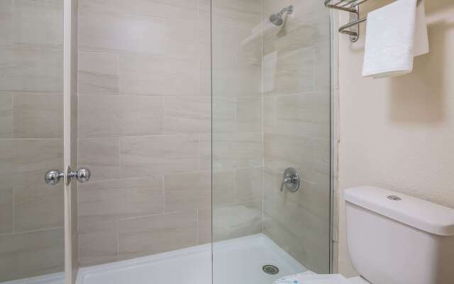 Quality Inn & Suites Suffolk West