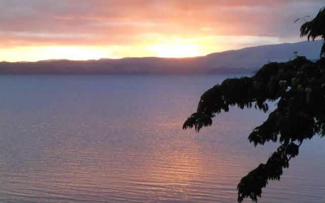 Nicara Lakeside Lodge