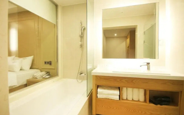 Time Square Hotel