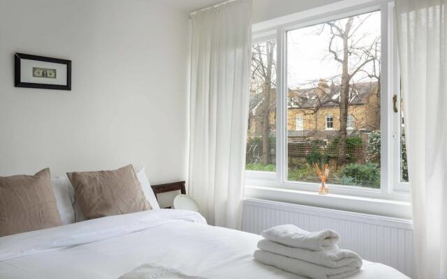 Lovely 2br Home in South London, 4 Guests