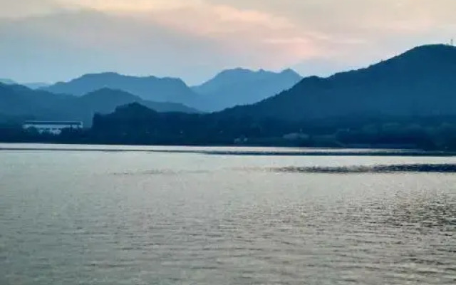 Zhongjian Yanqi Lake View Hotel