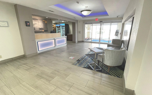 Holiday Inn Express Hotel & Suites Decatur, an IHG Hotel