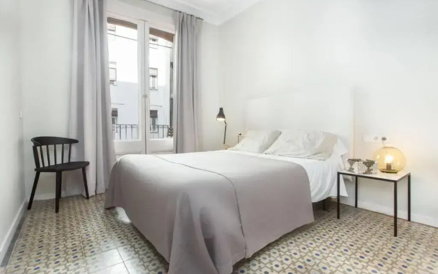 4bedroom apartment with a balcony in Las Ramblas 1 2