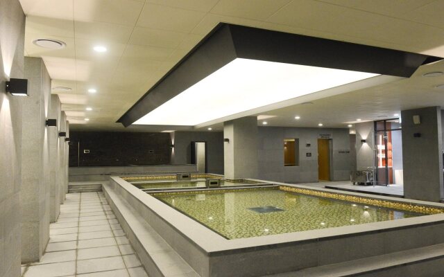 Isquare Hotel